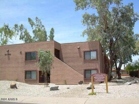 330 S Beck Ave in Tempe, AZ - Building Photo