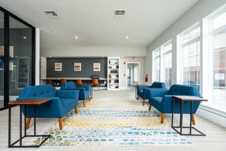 The Grand at Shoaff Park in Fort Wayne, IN - Foto de edificio - Building Photo