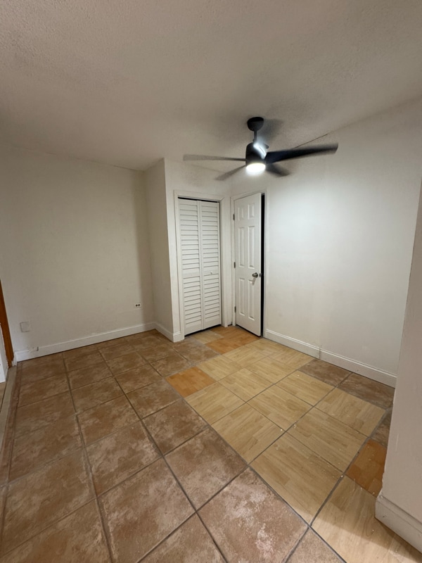 1285 NE 143rd St in North Miami, FL - Foto de edificio - Building Photo