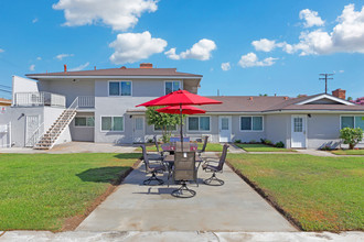 17051 Oak Ln in Huntington Beach, CA - Building Photo - Other