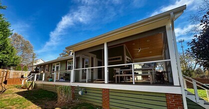 23 Sullivan St in Greenville, SC - Foto de edificio - Building Photo