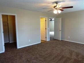 336 Briarbend Rd in Goose Creek, SC - Building Photo - Building Photo