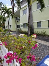 1200 Marseille Dr-Unit -4W in Miami Beach, FL - Building Photo - Building Photo