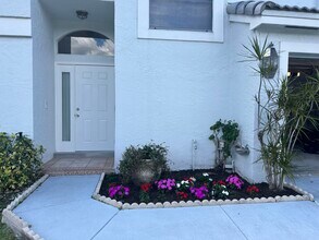 9589 Tavernier Dr in Boca Raton, FL - Building Photo - Building Photo