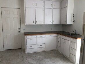 630 NE Gray Ln, Unit Lower in Pullman, WA - Foto de edificio - Building Photo