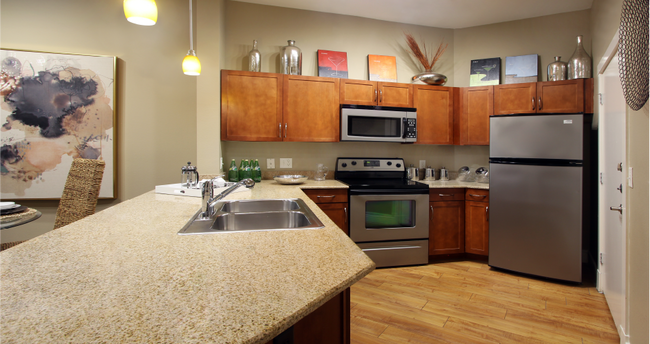 Delante Apartments in Irving, TX - Foto de edificio - Building Photo