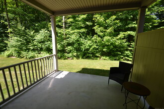 155 E Litchfield Rd-Unit -B in Litchfield, CT - Foto de edificio - Building Photo