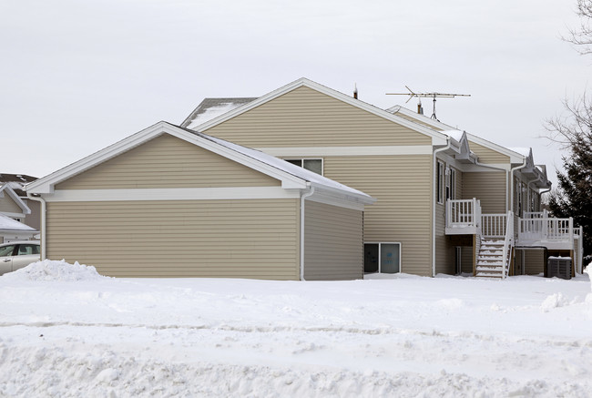 2005 Quarry Rd in St. Cloud, MN - Building Photo - Building Photo