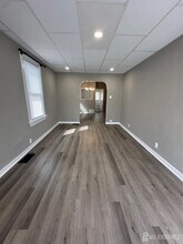 28 Bird Ave in Woodbridge Township, NJ - Building Photo - Building Photo