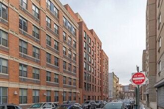 915 Elsmere Pl in Bronx, NY - Building Photo - Building Photo