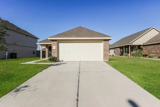 property at 8723 Lar Ree Oaks Cir