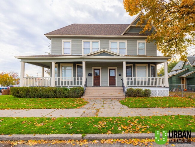 property at 1103 W Sinto Ave