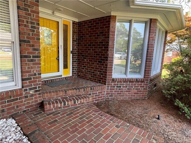 6560 Windy Creek Way in Fayetteville, NC - Building Photo - Building Photo