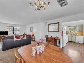 2225 Monroe St in Hollywood, FL - Building Photo - Building Photo