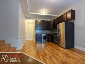 2752 N Mildred Ave, Unit 1 in Chicago, IL - Foto de edificio - Building Photo