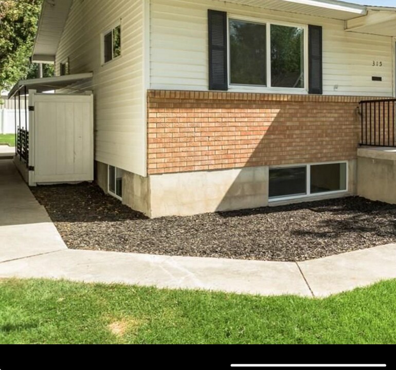 315 Jackson St in American Falls, ID - Building Photo