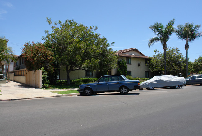 549 F Ave in Coronado, CA - Building Photo - Building Photo