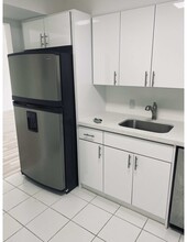 13155 Ixora Ct, Unit 305 in North Miami, FL - Building Photo - Building Photo
