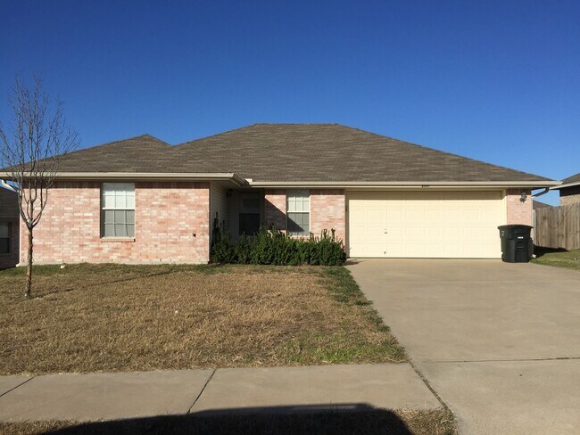 property at 2507 Bigleaf Dr