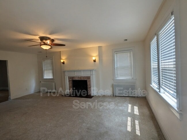 property at 1605 Hampton Blvd