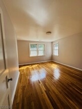 2 Beech Spring Dr in Summit, NJ - Building Photo - Building Photo