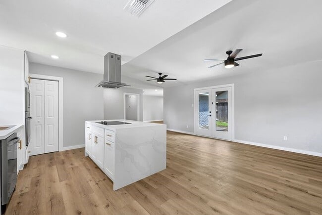 property at 5634 Cerritos Dr