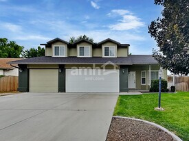 2031 E Lochmeadow Ct in Meridian, ID - Building Photo