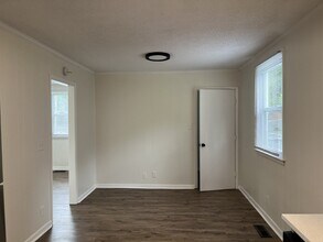 1541 Cherry Tree Dr in Clarksville, TN - Building Photo - Building Photo