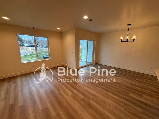 2398 Caliber Pl in Blackfoot, ID - Building Photo - Building Photo