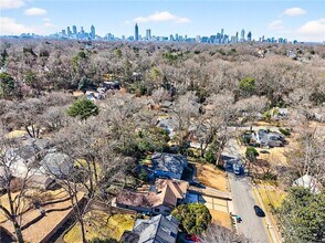 1319 Chalmette Dr NE in Atlanta, GA - Building Photo - Building Photo