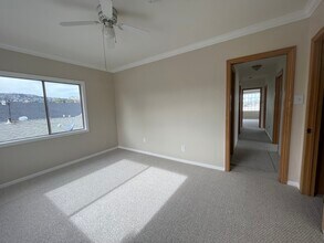 831 W 3rd St, Unit 831 in San Pedro, CA - Foto de edificio - Building Photo