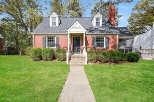 6522 W Franklin St in Richmond, VA - Building Photo