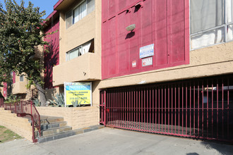 Dufresne apartments in Los Angeles, CA - Building Photo - Building Photo