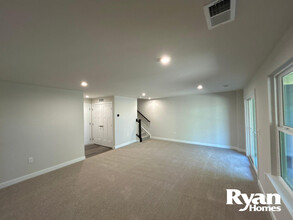 935 Woods Chapel Rd in Sugar Hill, GA - Building Photo - Building Photo
