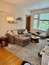 4242 N Damen Ave in Chicago, IL - Building Photo - Building Photo