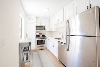 Lexington Ave 5716 in Los Angeles, CA - Building Photo - Building Photo