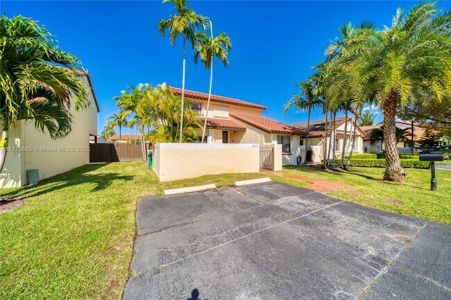13337 SW 64th Ln in Miami, FL - Building Photo - Building Photo