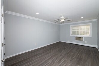 Fairfield North At Bay Shore in Bay Shore, NY - Building Photo - Building Photo