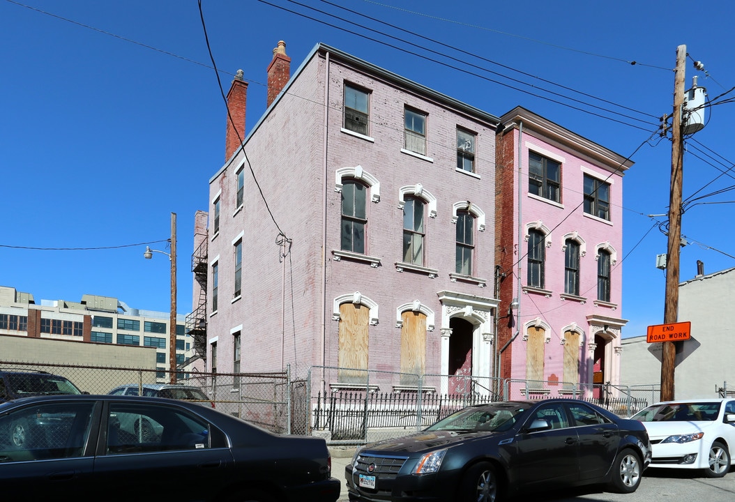 1207 Clay St in Cincinnati, OH - Building Photo