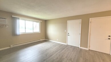 605 Pasadena Ave in Crest Hill, IL - Building Photo - Building Photo