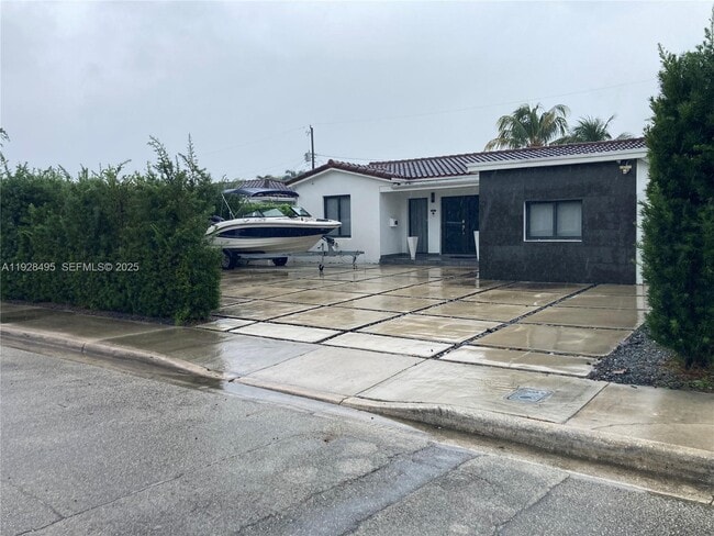 7524 Mutiny Ave in North Bay Village, FL - Building Photo - Building Photo