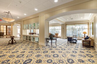 The Sinclair at Port Washington in Port Washington, NY - Foto de edificio - Interior Photo