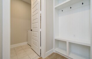 9950 Wild Indigo Cir in Shenandoah, TX - Building Photo