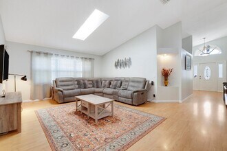 8605 Windy Cir in Boynton Beach, FL - Building Photo - Building Photo