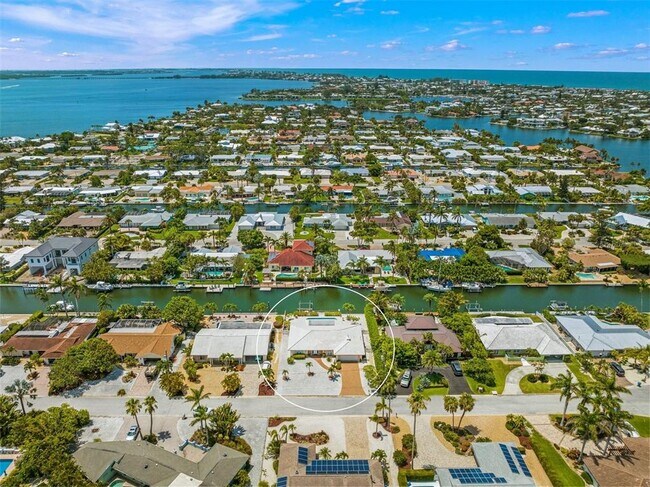 614 Gladstone Ln in Holmes Beach, FL - Building Photo - Building Photo