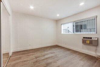 1333 N Martel in Los Angeles, CA - Foto de edificio - Building Photo