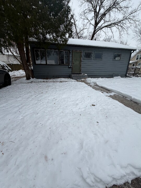 1914 Wustum Ave in Racine, WI - Building Photo