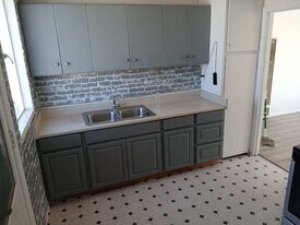 300 Maxine Ave, Unit 300 in Barstow, CA - Building Photo