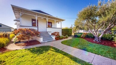 867 Dowdell Ln in St Helena, CA - Building Photo - Building Photo