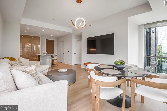 7887 Jones Branch Dr in McLean, VA - Building Photo - Building Photo